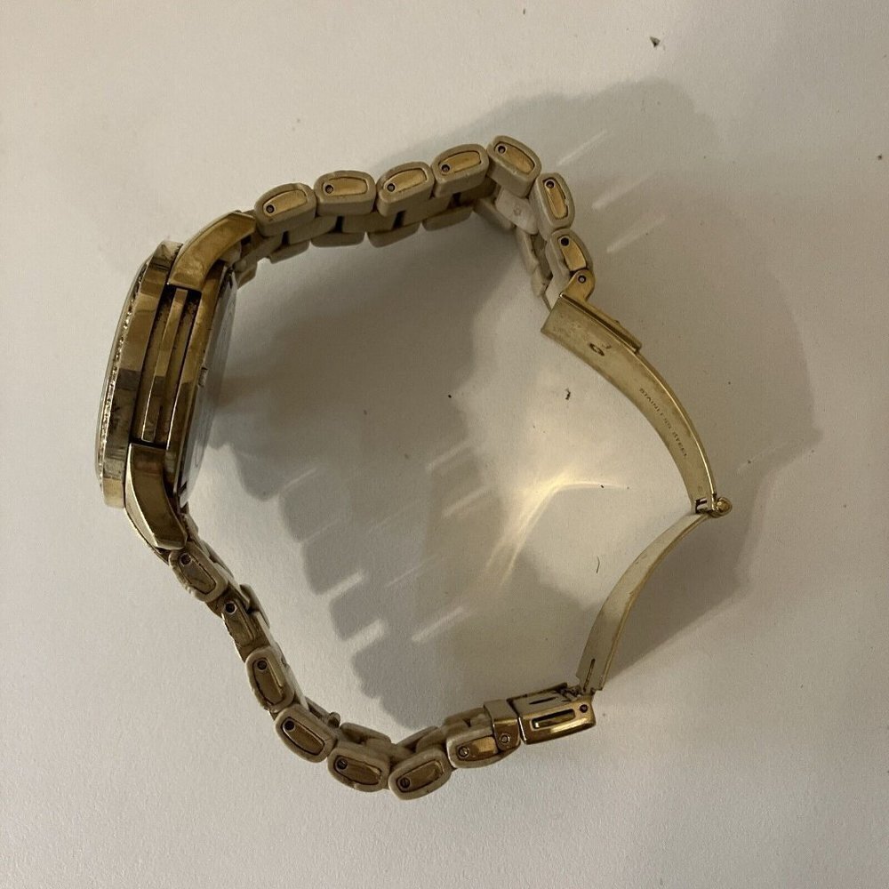Michael Kors Watch Needs Battery And Can Be Used For Pieces - Picture 5 of 7